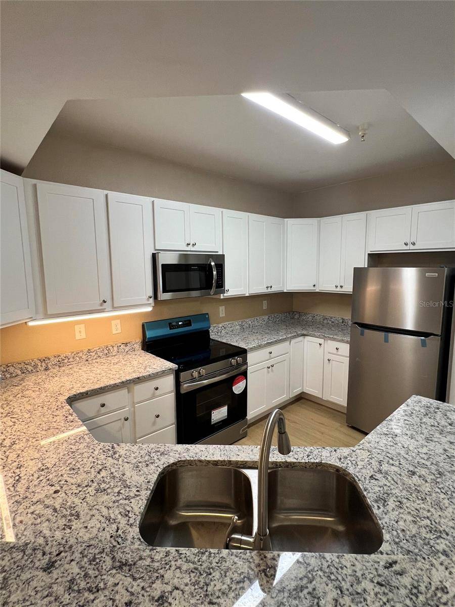 5512 METROWEST BLVD #12-201, Orlando, FL 32811