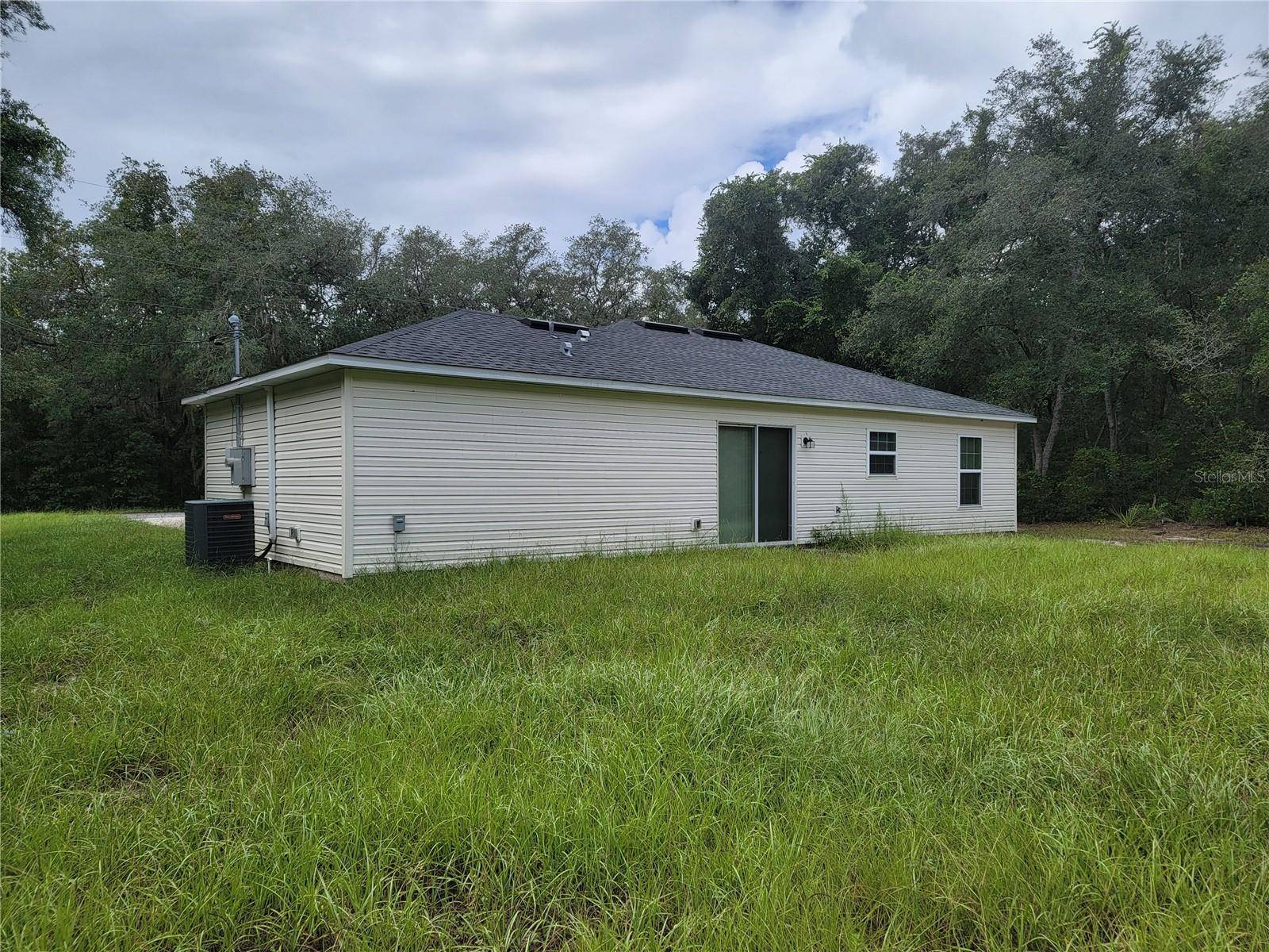 77 FISHER WAY CRSE, Ocklawaha, FL 32179