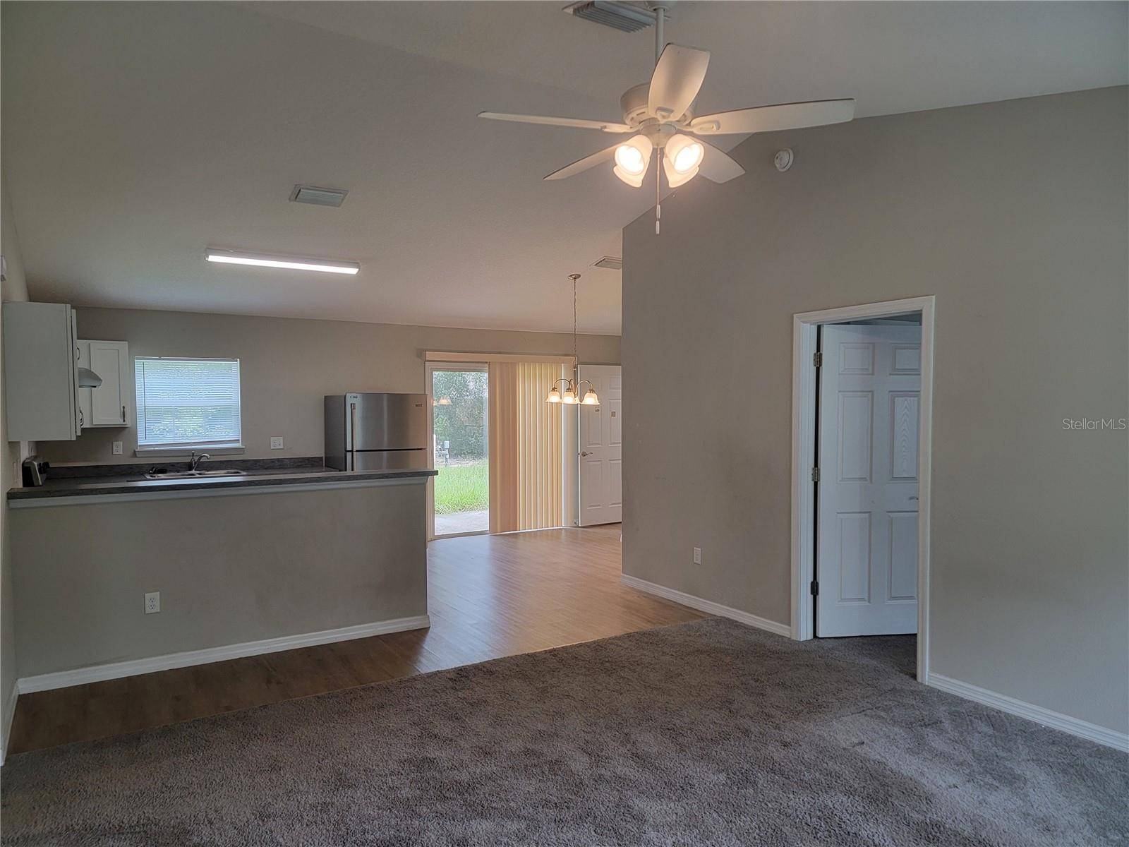 77 FISHER WAY CRSE, Ocklawaha, FL 32179