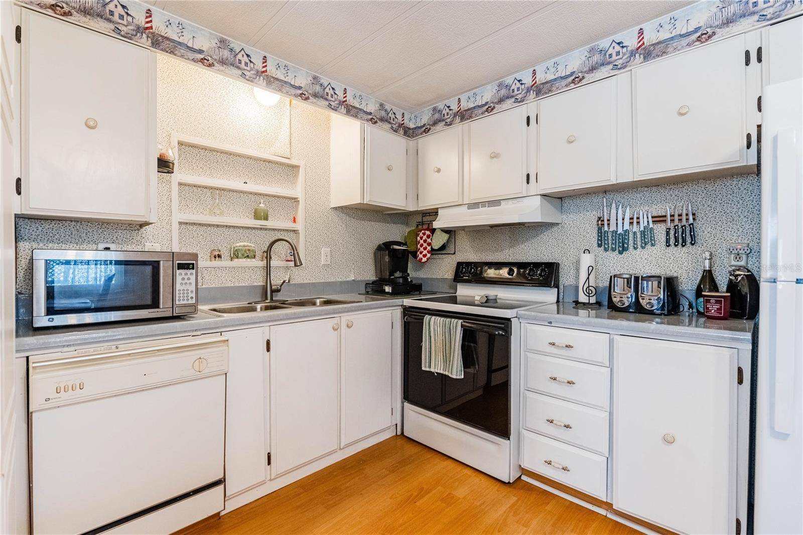 5302 POWHATTAN ST, Zephyrhills, FL 33542
