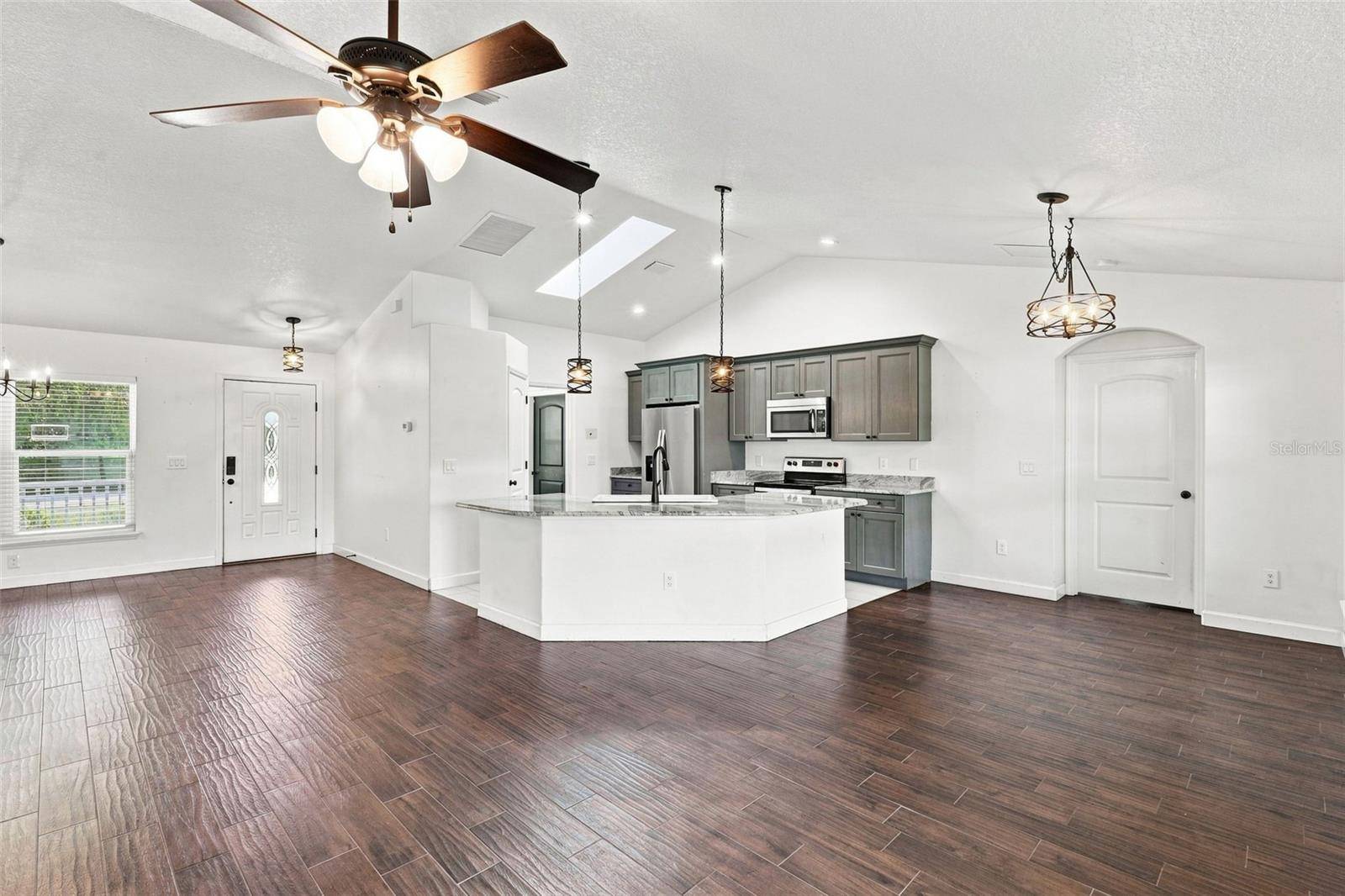 120 FLORIDANA RD, Debary, FL 32713