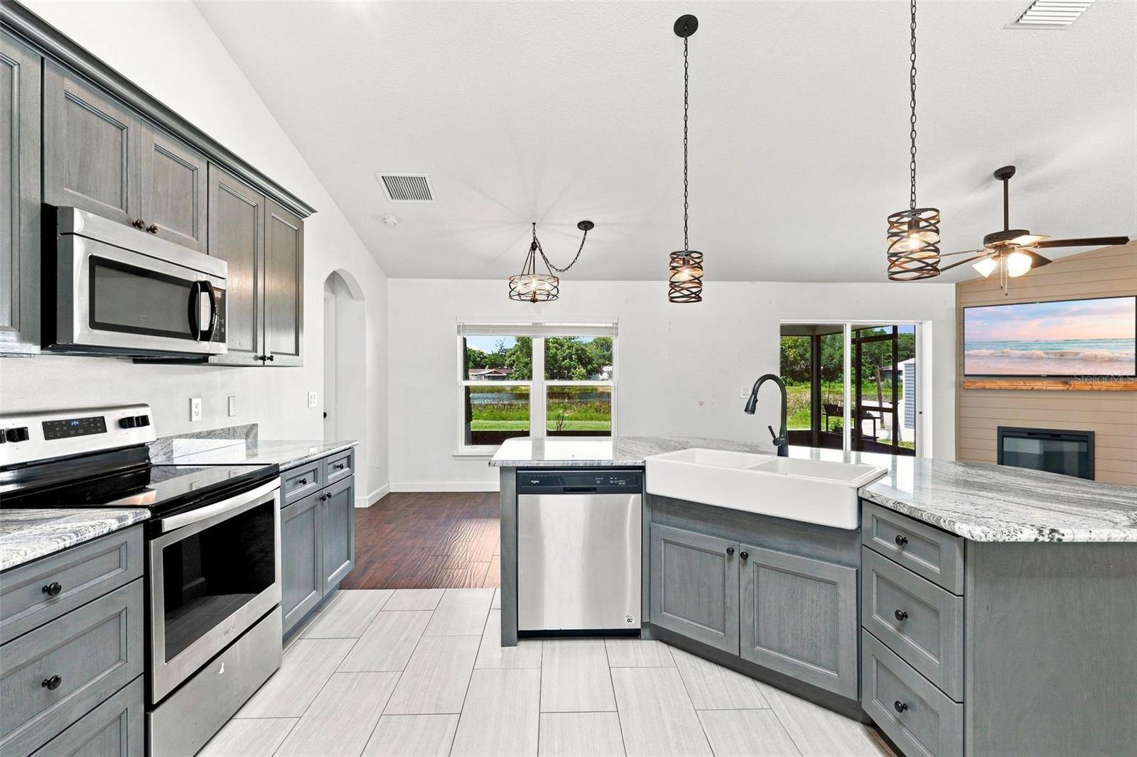 120 FLORIDANA RD, Debary, FL 32713