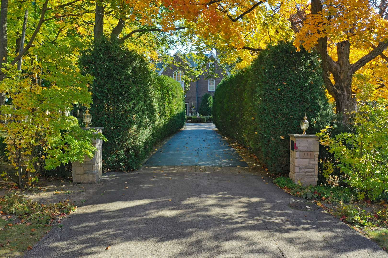 111 Mayflower RD, Lake Forest, IL 60045
