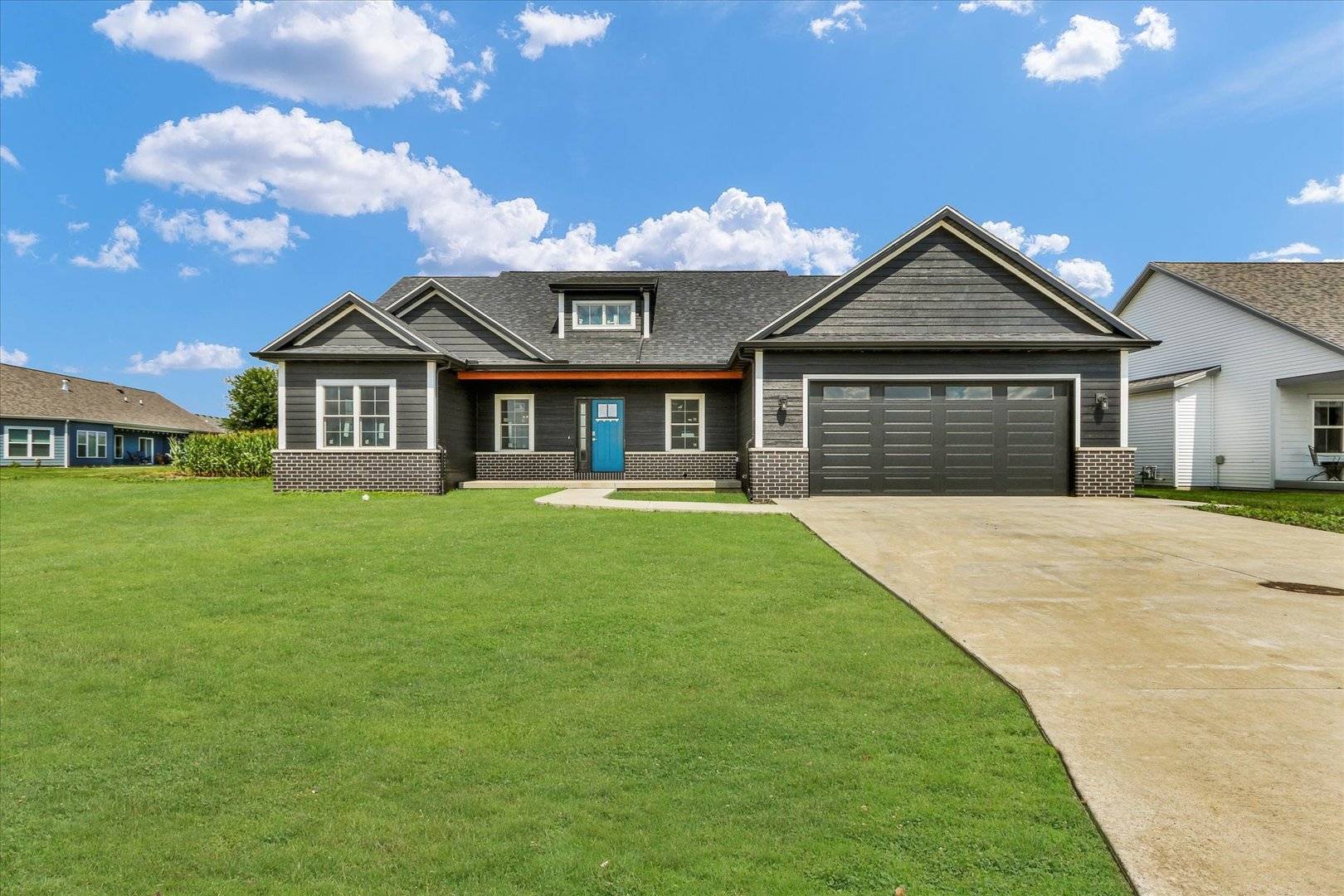 2834 Stone Creek BLVD, Urbana, IL 61802