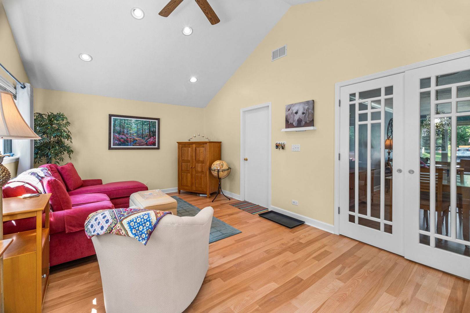 545 Newark LN, Hoffman Estates, IL 60169