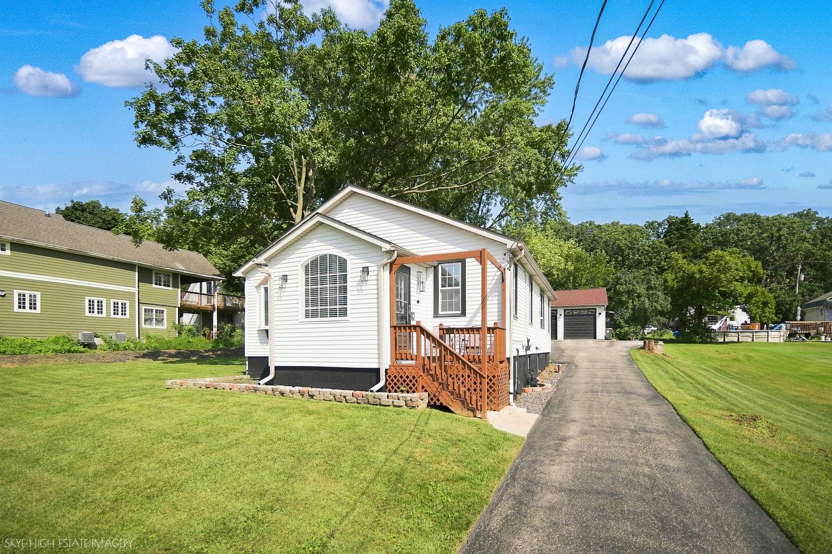 19w640 Bluff RD, Lemont, IL 60439