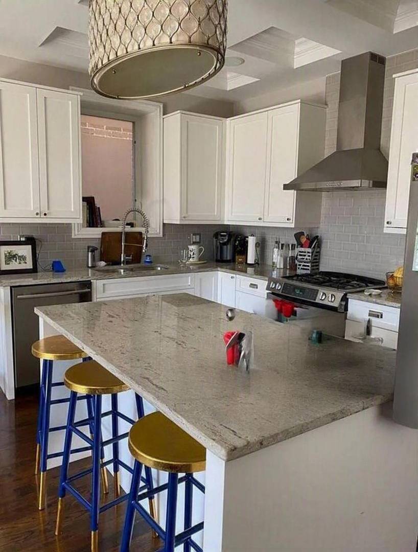 2008 W ERIE ST #2W, Chicago, IL 60622