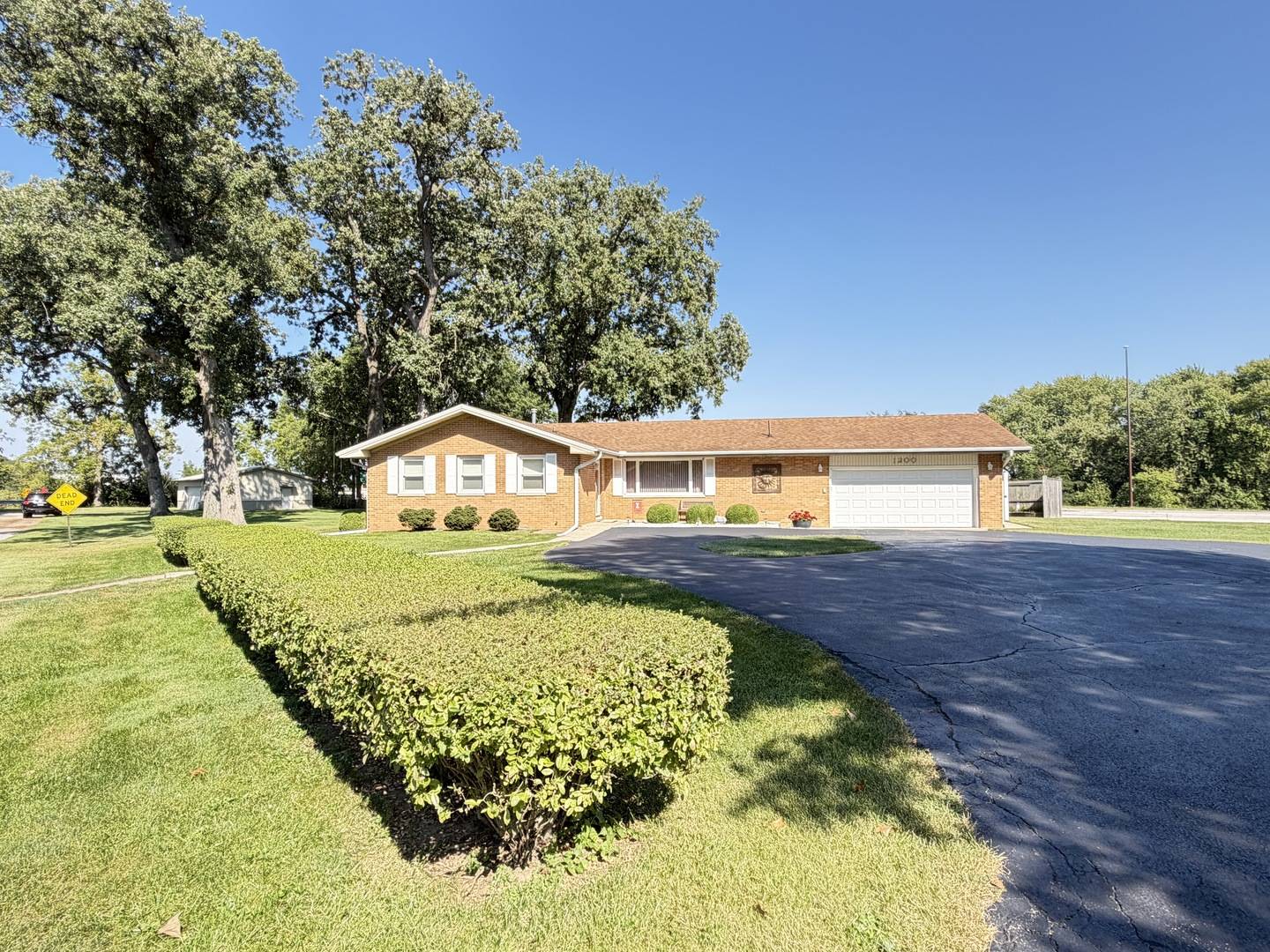 1200 E Richardson ST, Farmer City, IL 61842