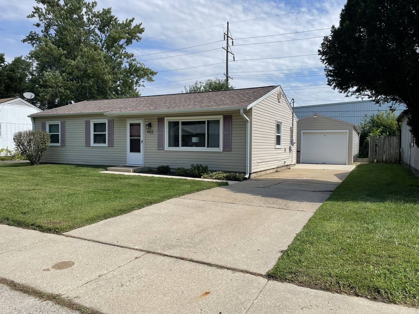 1422 Kingsley DR, Machesney Park, IL 61115