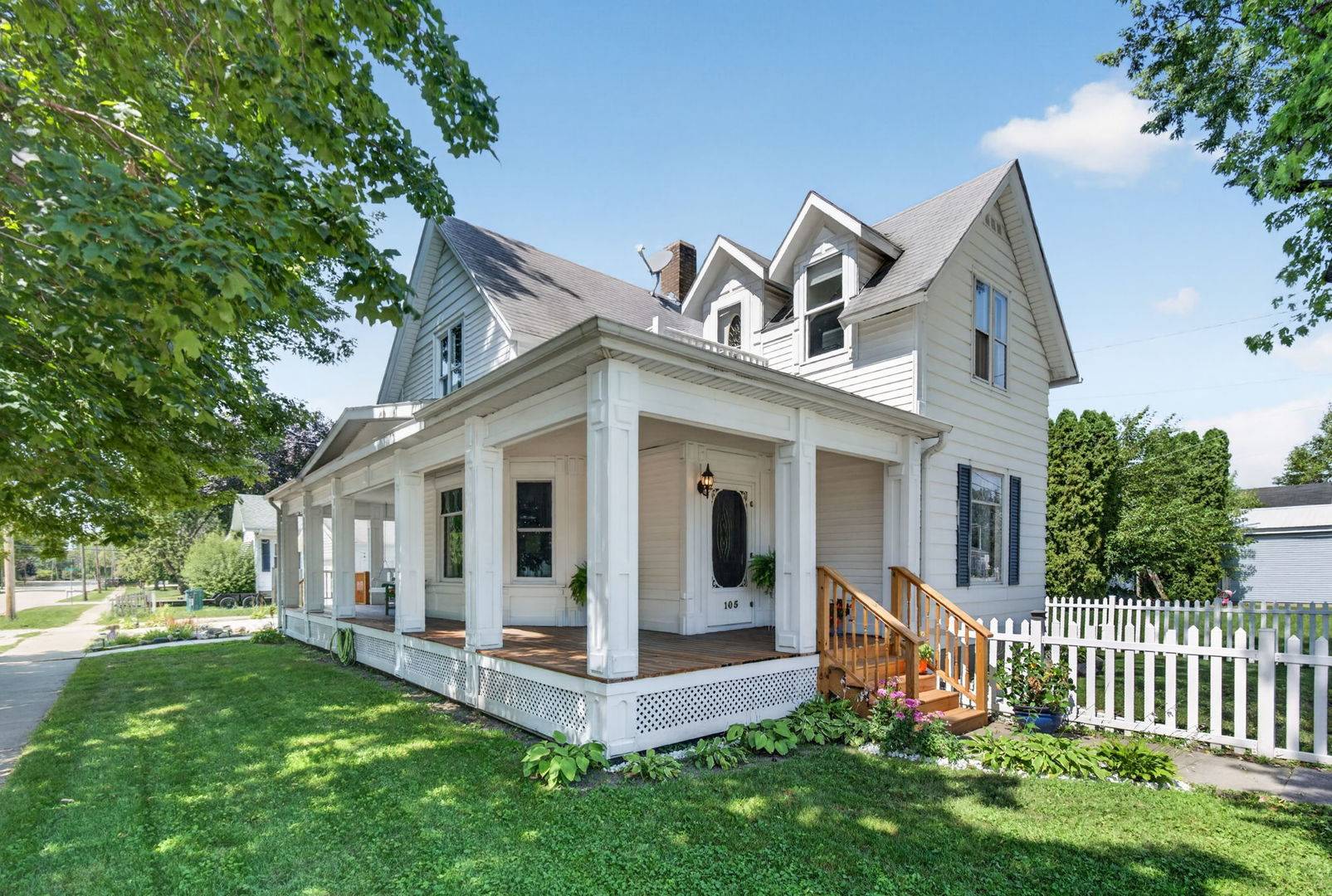 105 N Main Street, Seneca, IL 61360