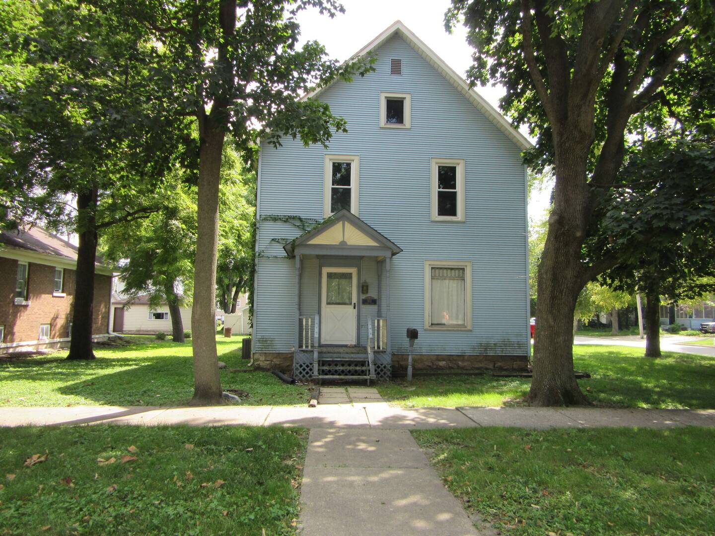 910 Oneida ST, Joliet, IL 60435