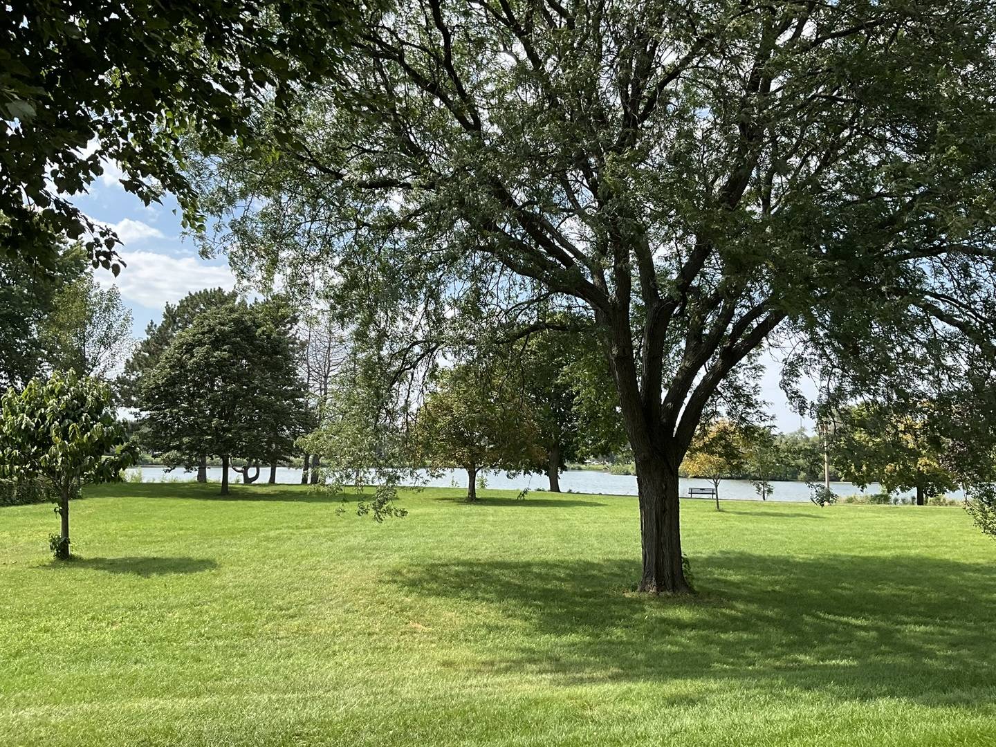 1206 Streamwood LN, Vernon Hills, IL 60061