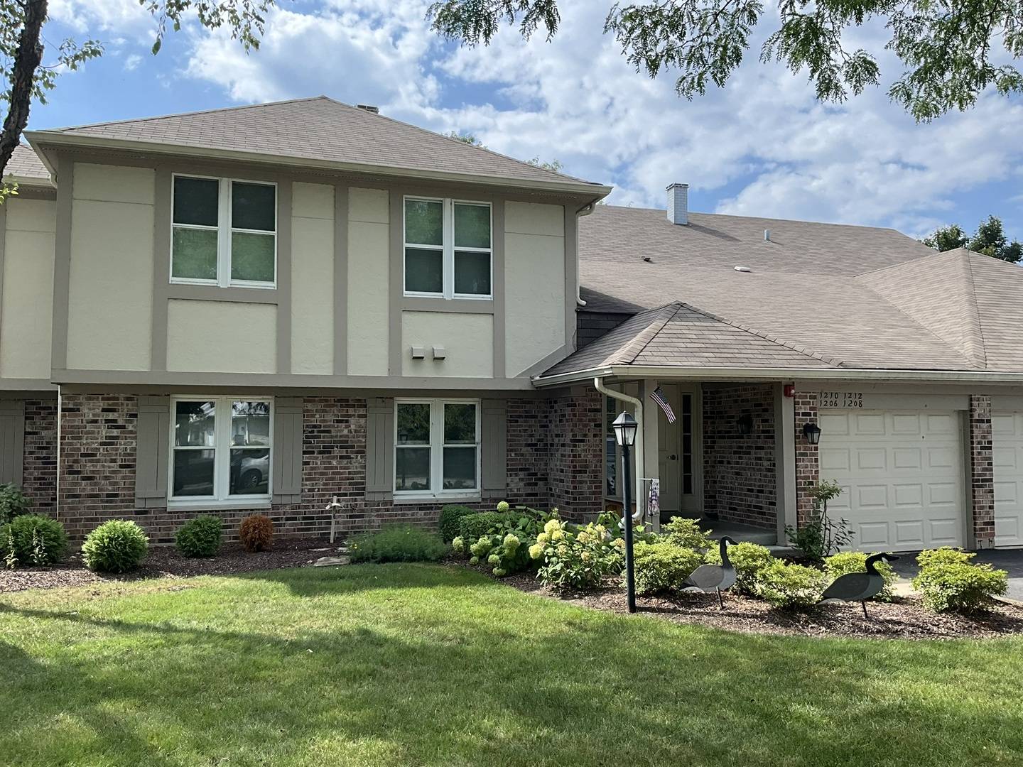 1206 Streamwood LN, Vernon Hills, IL 60061