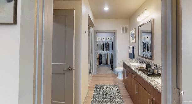 690 E Algonquin RD #2210, Schaumburg, IL 60173