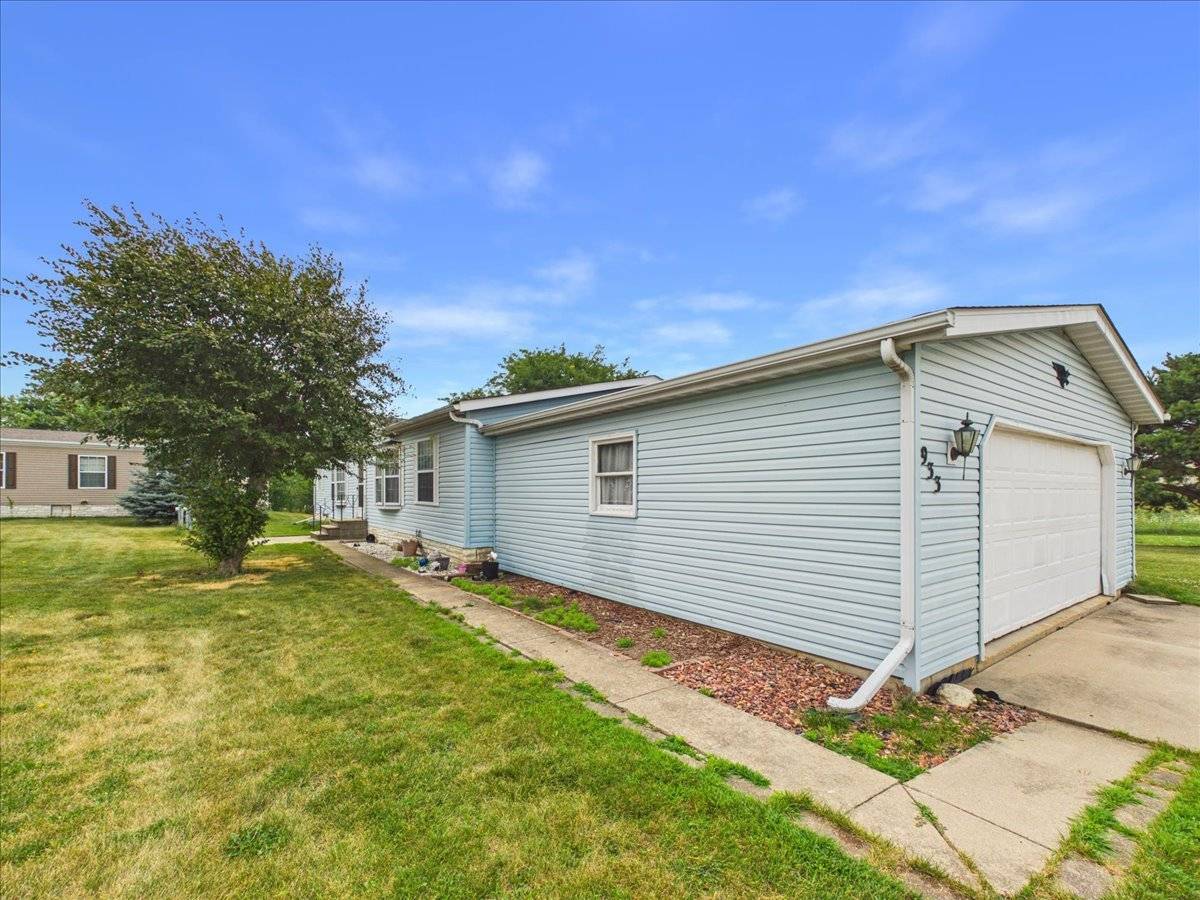 933 Micole DR, Belvidere, IL 61008