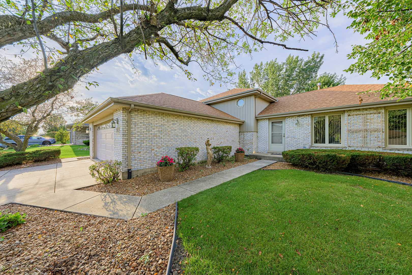 7502 W Lakeside DR, Frankfort, IL 60423