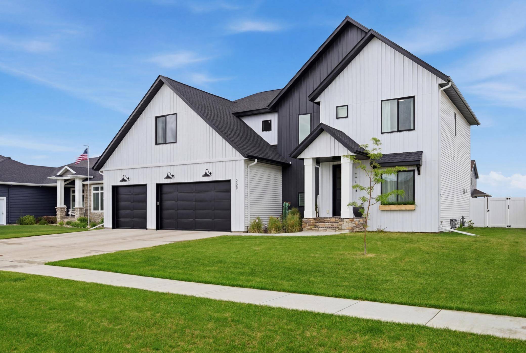 2651 Golden LN S, Fargo, ND 58104