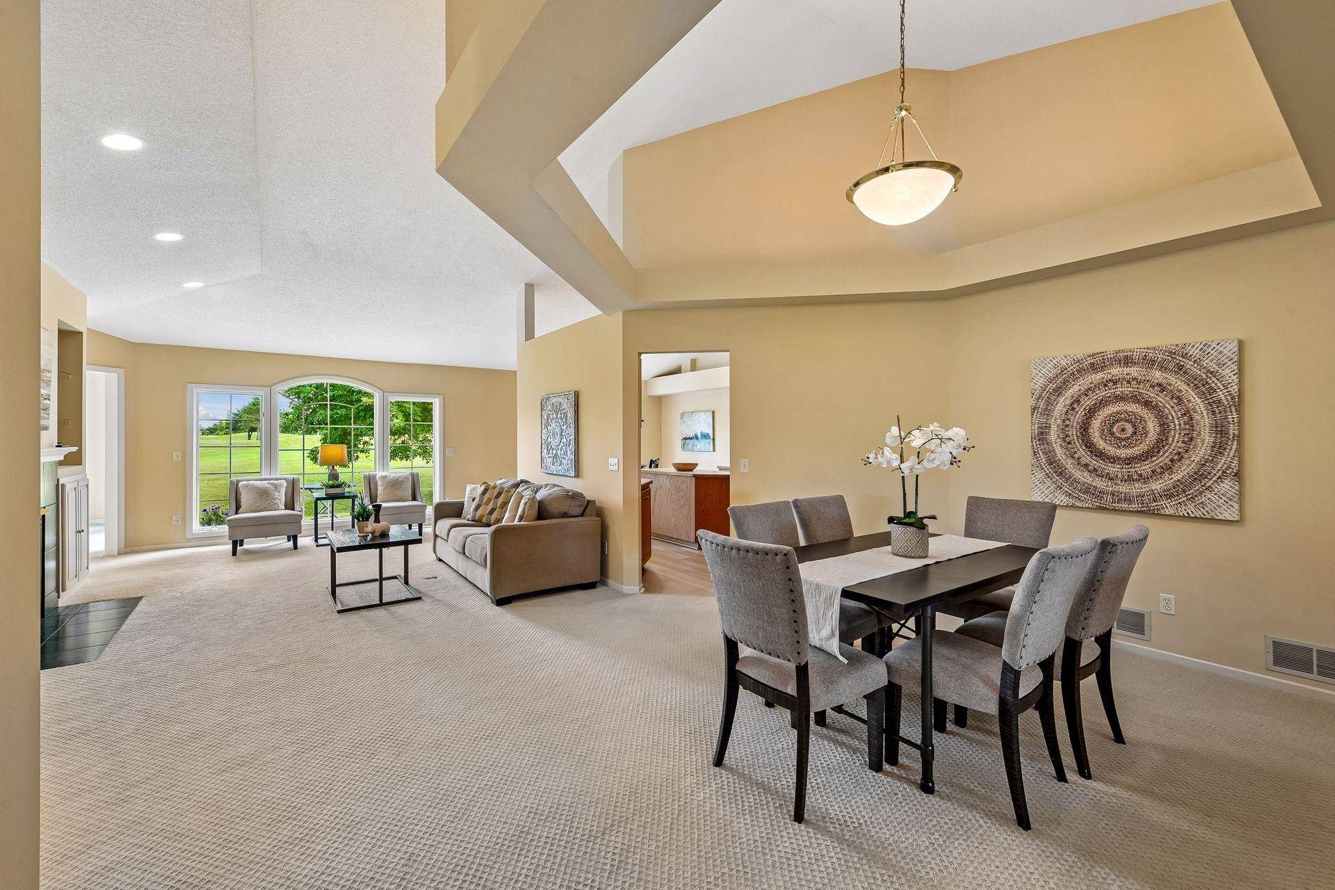 8810 Pointe Vista DR, Victoria, MN 55386