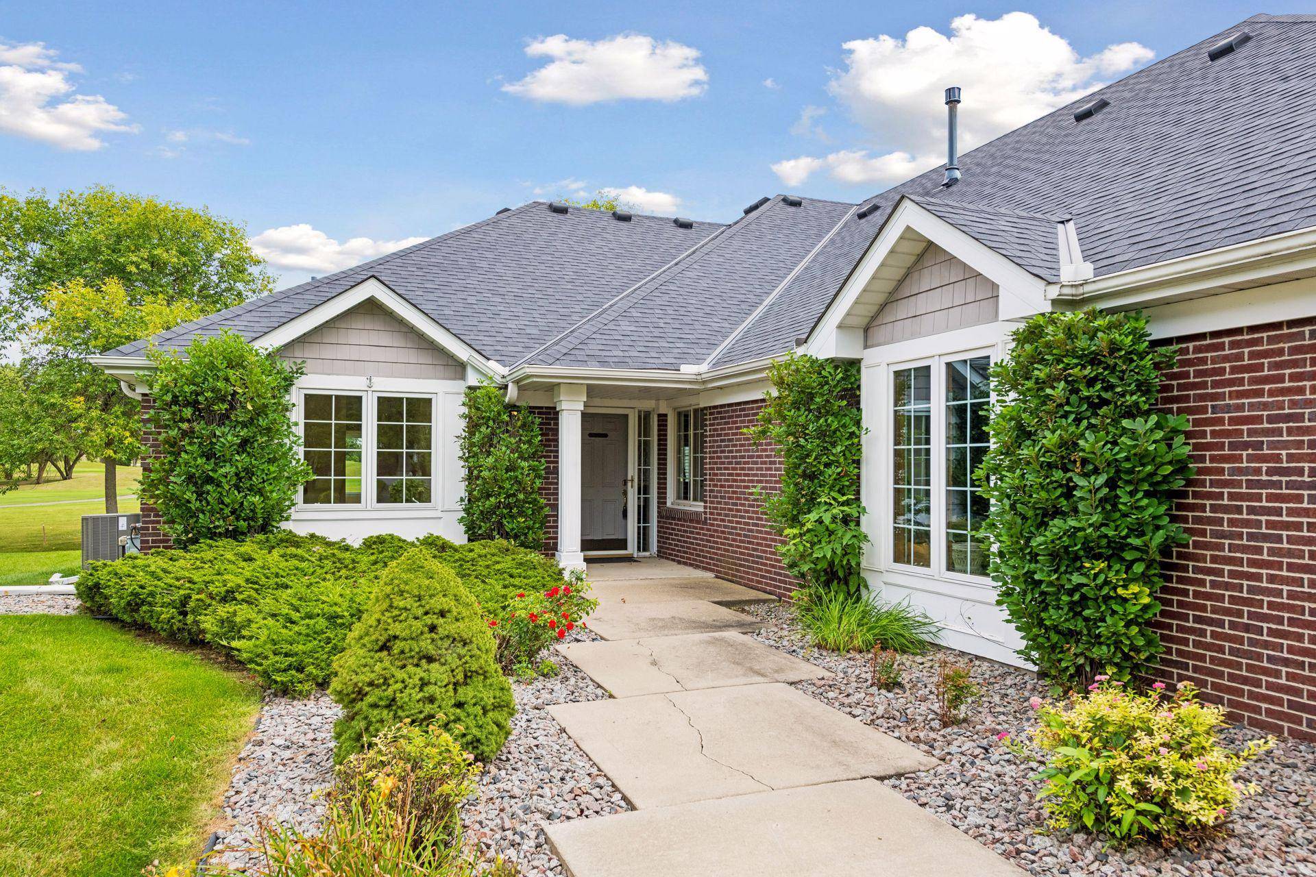 8810 Pointe Vista DR, Victoria, MN 55386