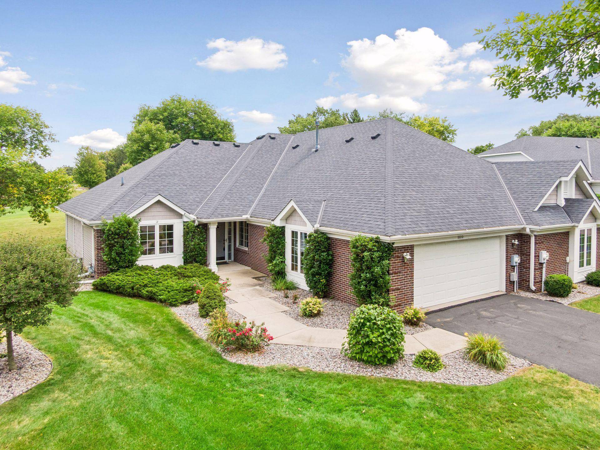 8810 Pointe Vista DR, Victoria, MN 55386