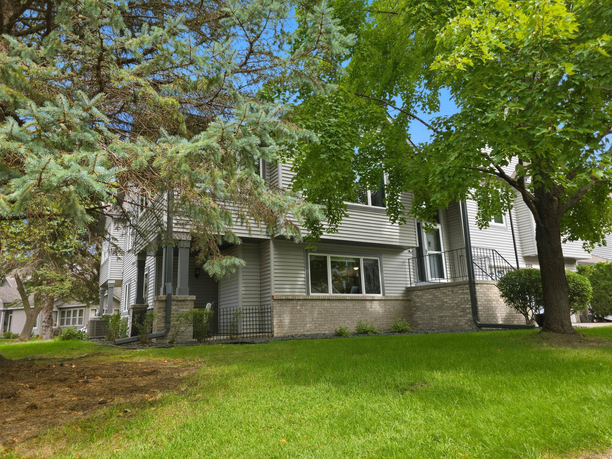 2552 Manitou LN, White Bear Lake, MN 55110