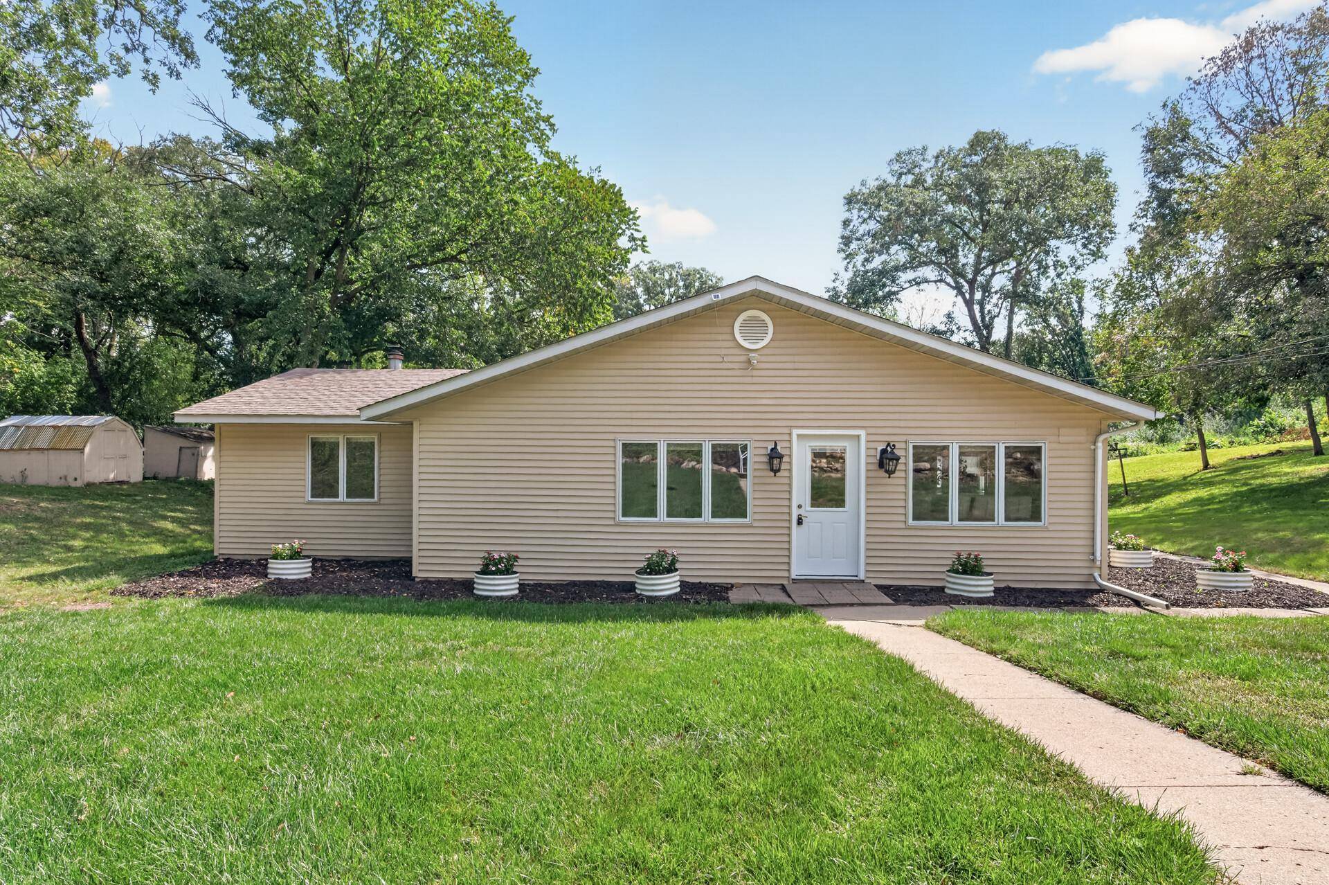 20192 Akin RD, Farmington, MN 55024