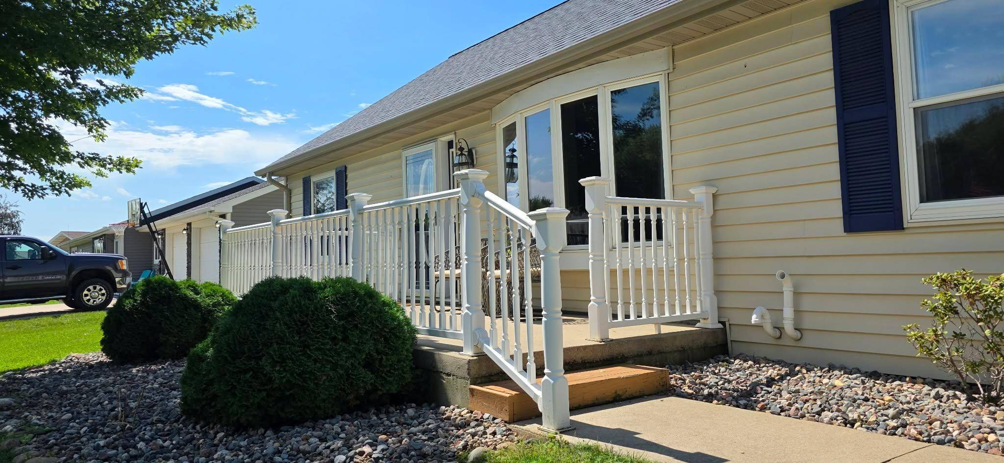 304 Paul Hanson DR, Clarks Grove, MN 56016