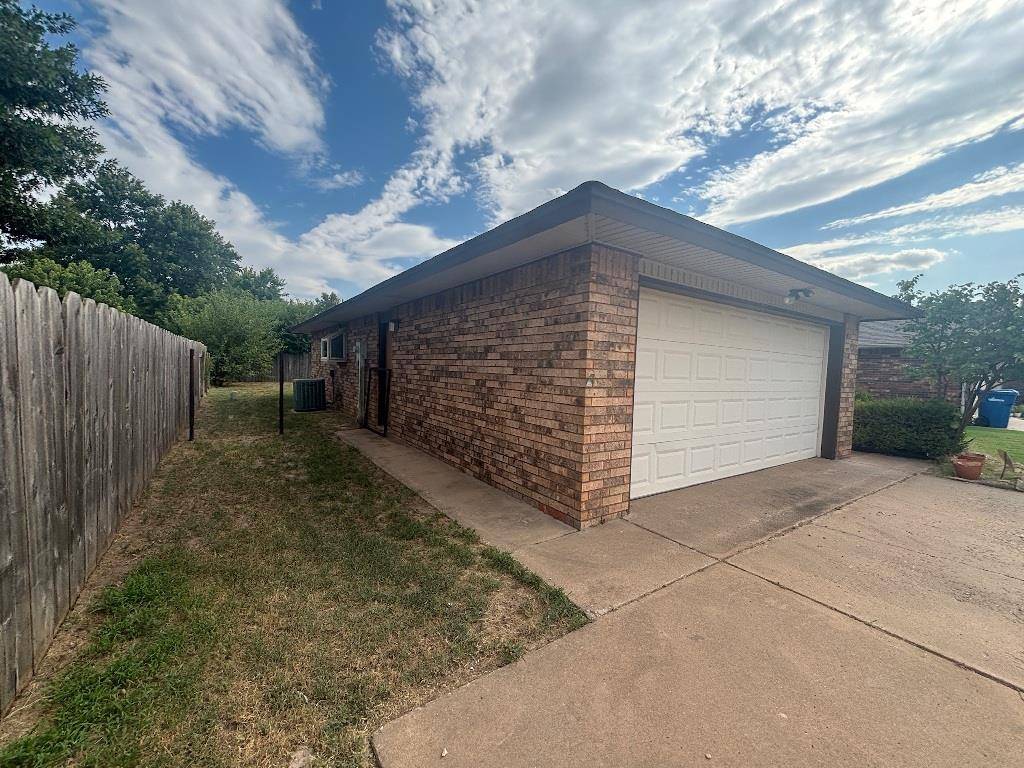 4013 Bunker Hill ST, Enid, OK 73703