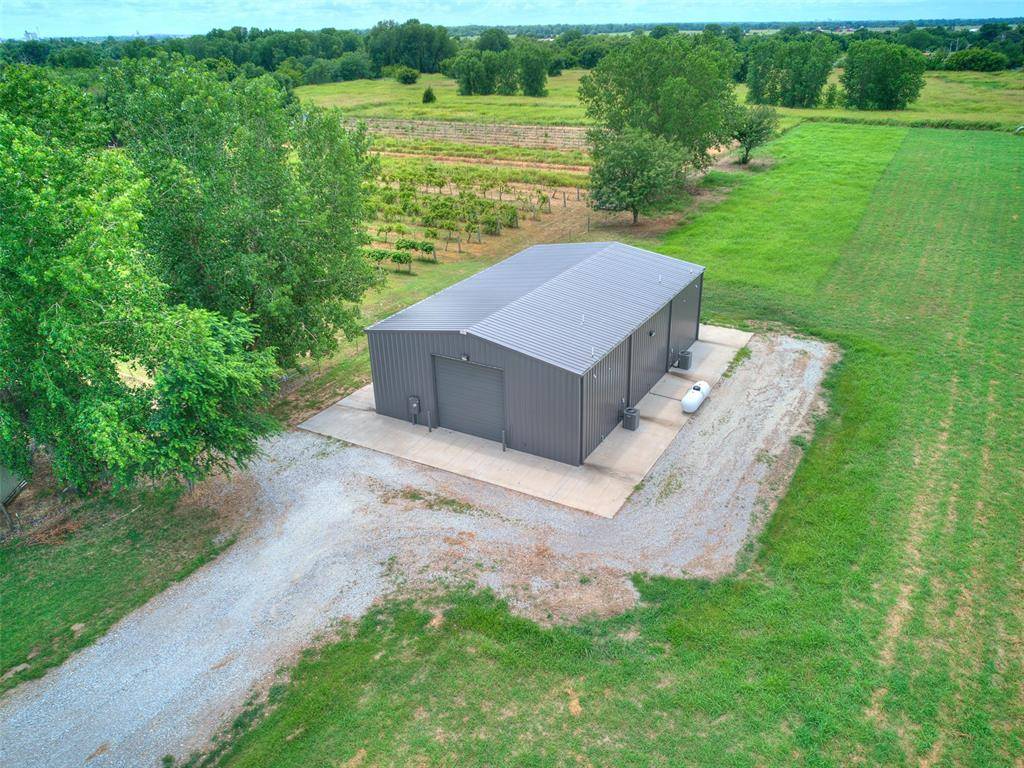 6799 N Gregory RD, Yukon, OK 73099