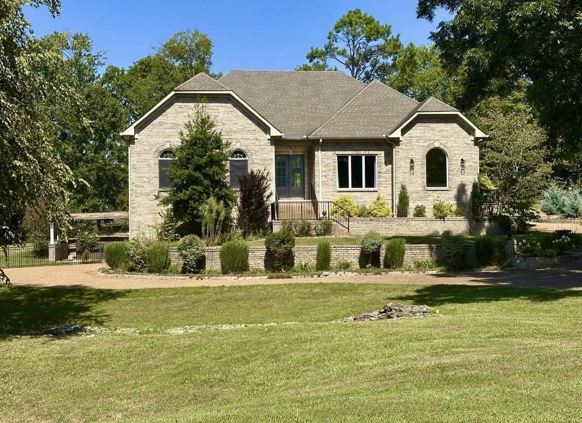 409 Rolling Mill Rd, Old Hickory, TN 37138