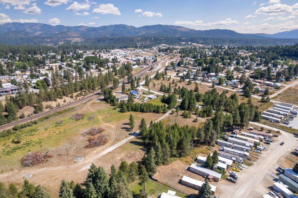 NKN S Warren Ave, Newport, WA 99156