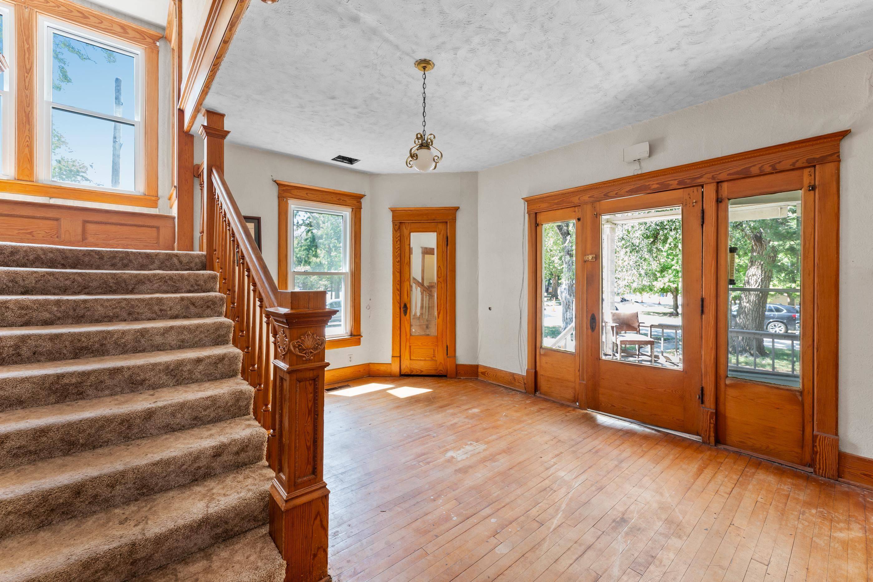 825 S Ash St, Mcpherson, KS 67460