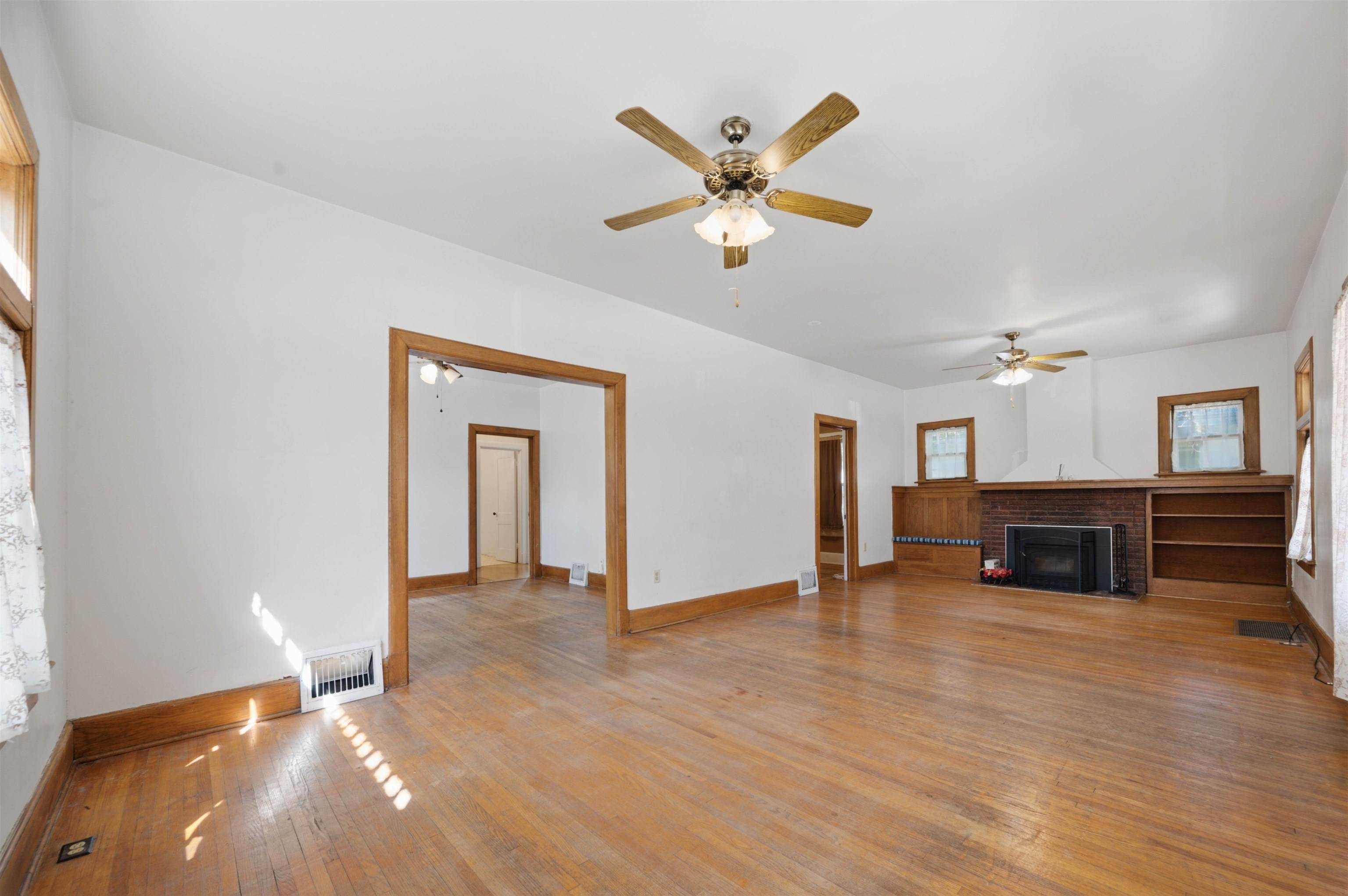 721 S Glenn Ave, Wichita, KS 67213-3803