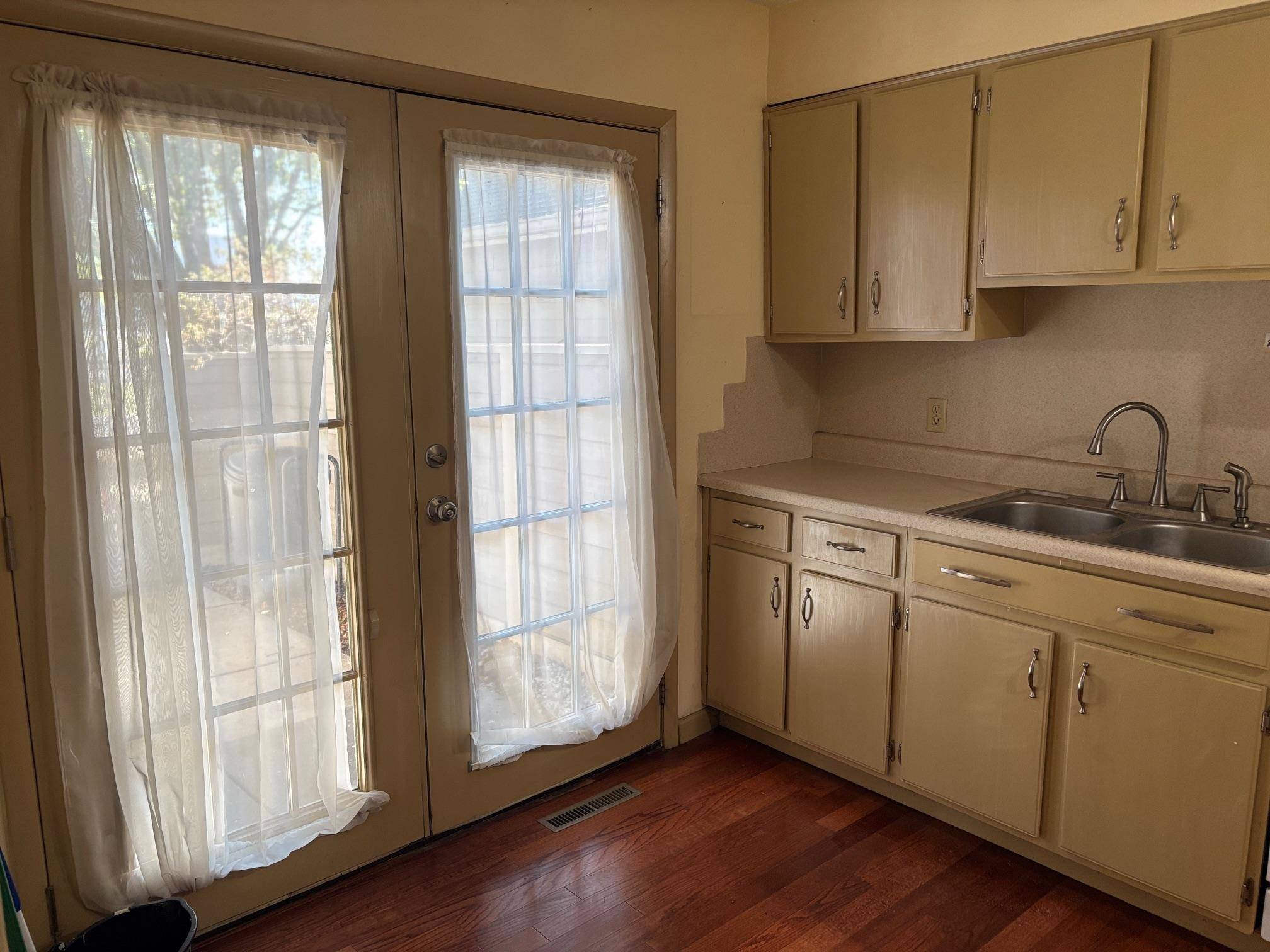 2221 N BRAMBLEWOOD, Wichita, KS 67220
