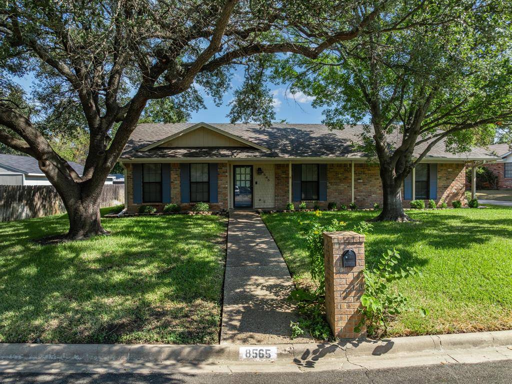 8565 Briargrove Drive, Woodway, TX 76712