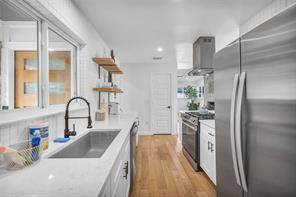10601 Walnut Bend DR, Austin, TX 78753