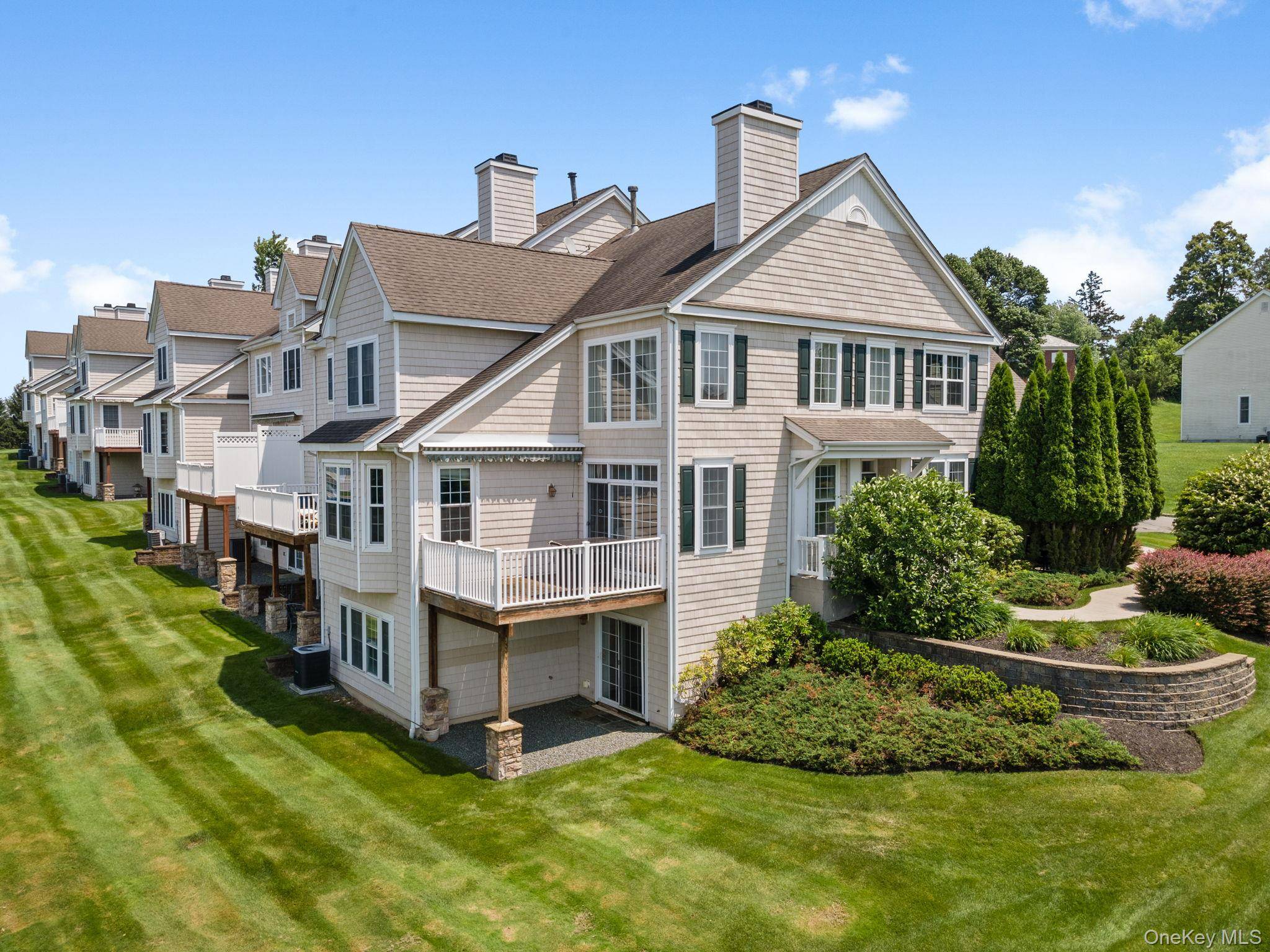 1 Pinehurst CIR, Monroe, NY 10950