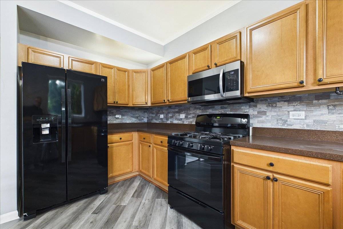 389 N Carlisle CT, Round Lake, IL 60073
