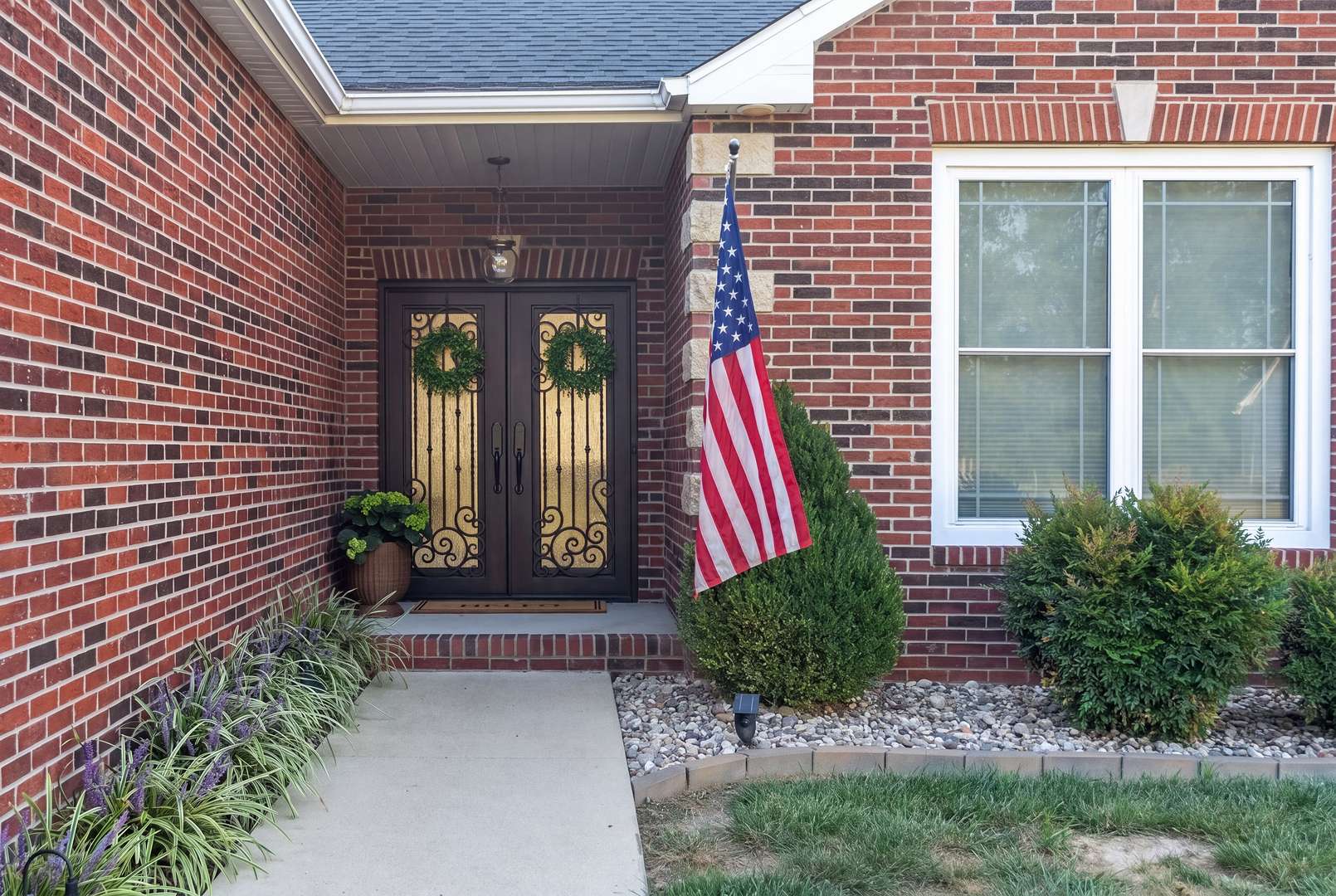 2004 Dew Drop DR, Marion, IL 62959