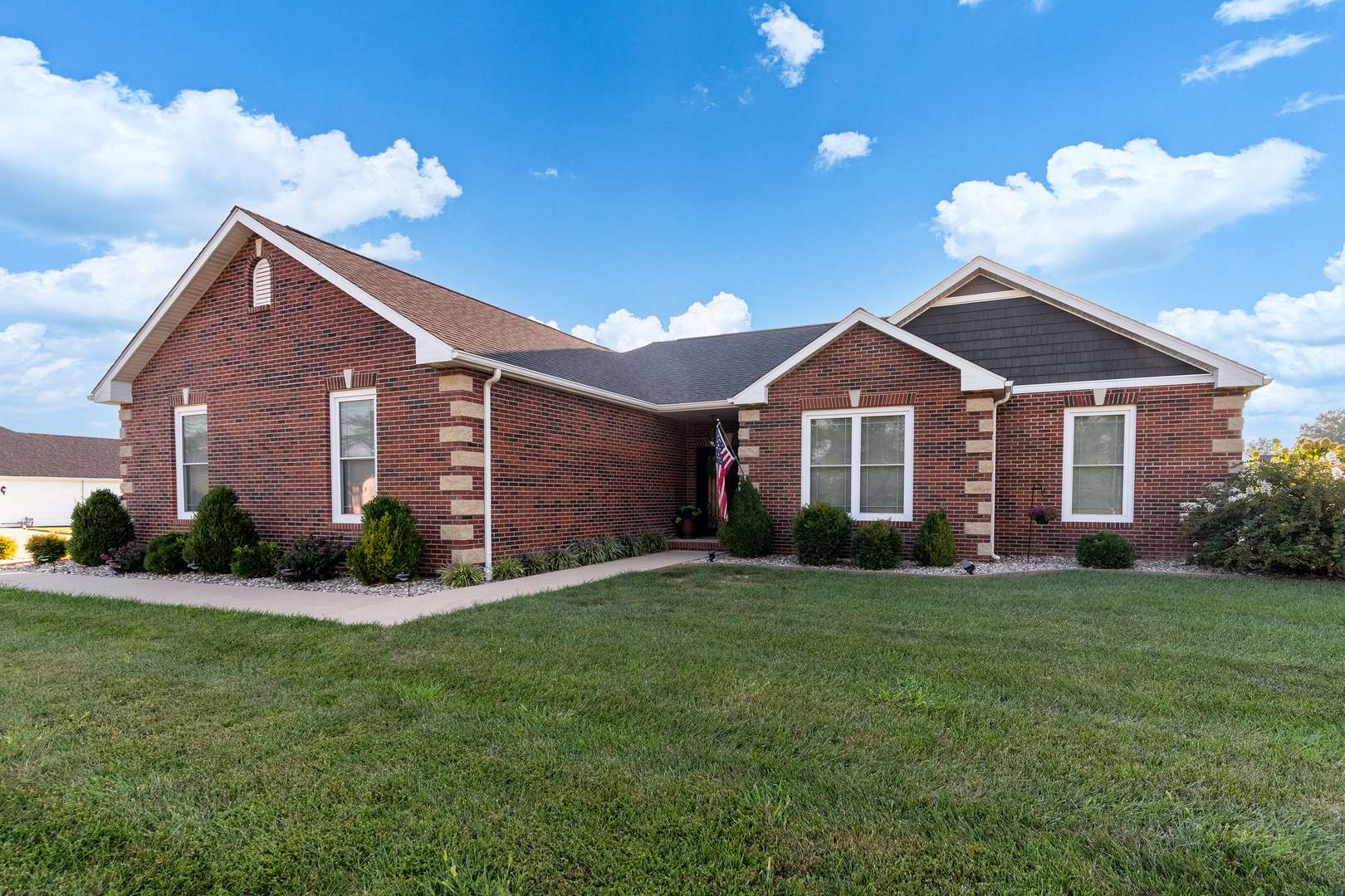 2004 Dew Drop DR, Marion, IL 62959