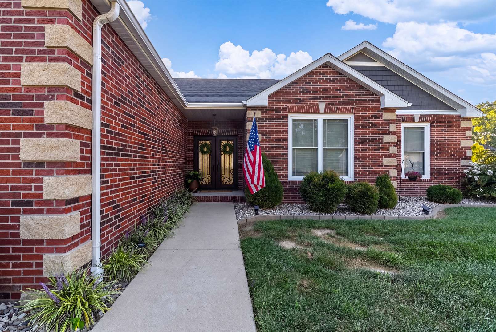 2004 Dew Drop DR, Marion, IL 62959