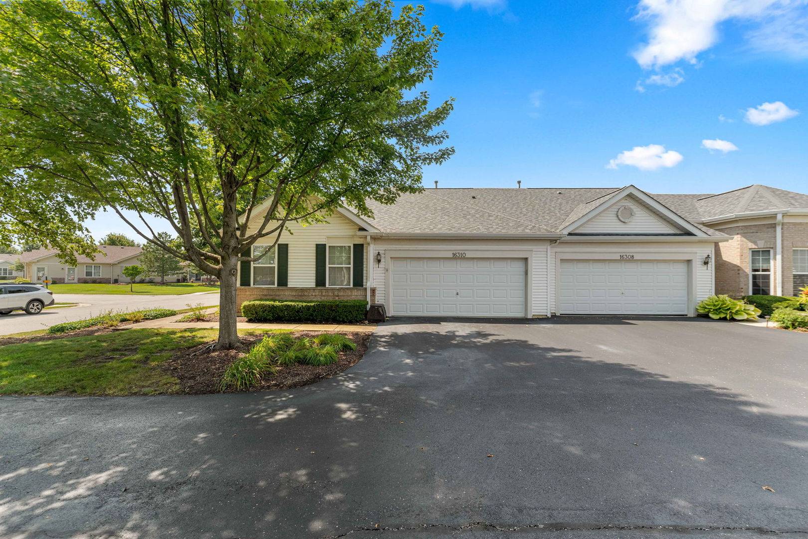 16310 Crescent Lake DR #16310, Crest Hill, IL 60403