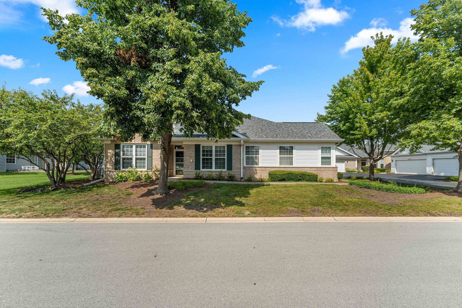 16310 Crescent Lake DR #16310, Crest Hill, IL 60403