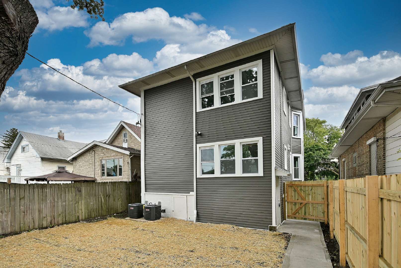 206 S 19th AVE, Maywood, IL 60153