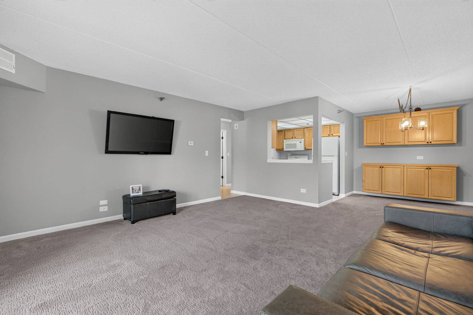 1 Bloomingdale PL #207, Bloomingdale, IL 60108