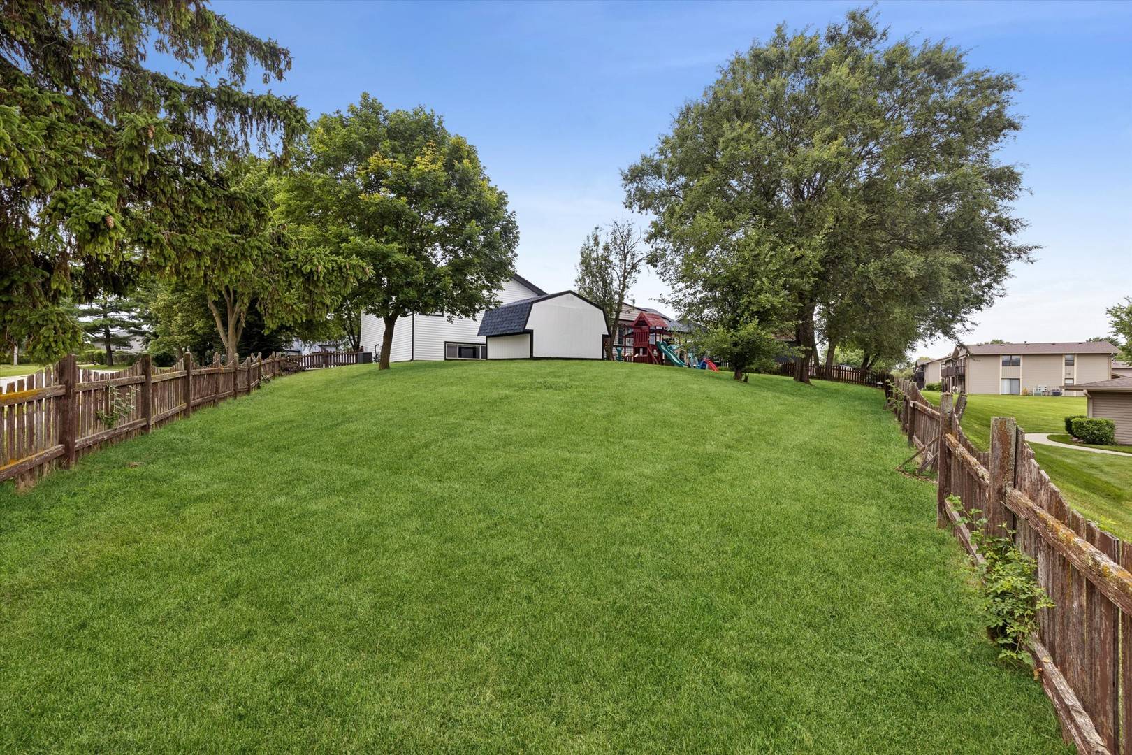 5701 Bedford CT, Hanover Park, IL 60133
