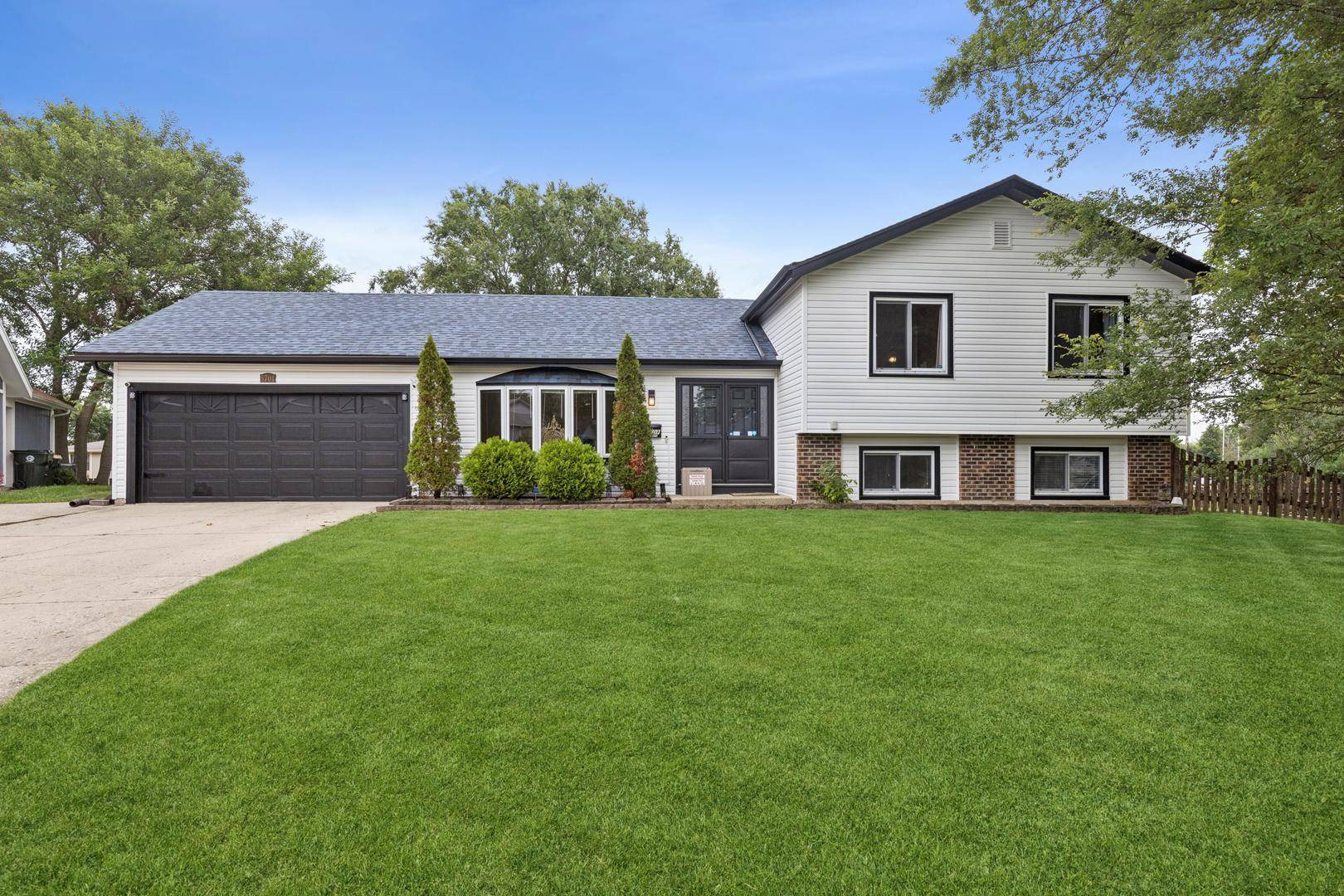 5701 Bedford CT, Hanover Park, IL 60133