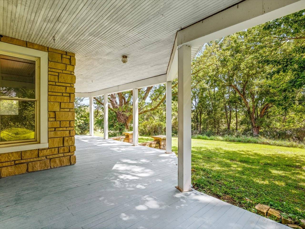 1112 W Saint James RD, Orangeville, IL 61060