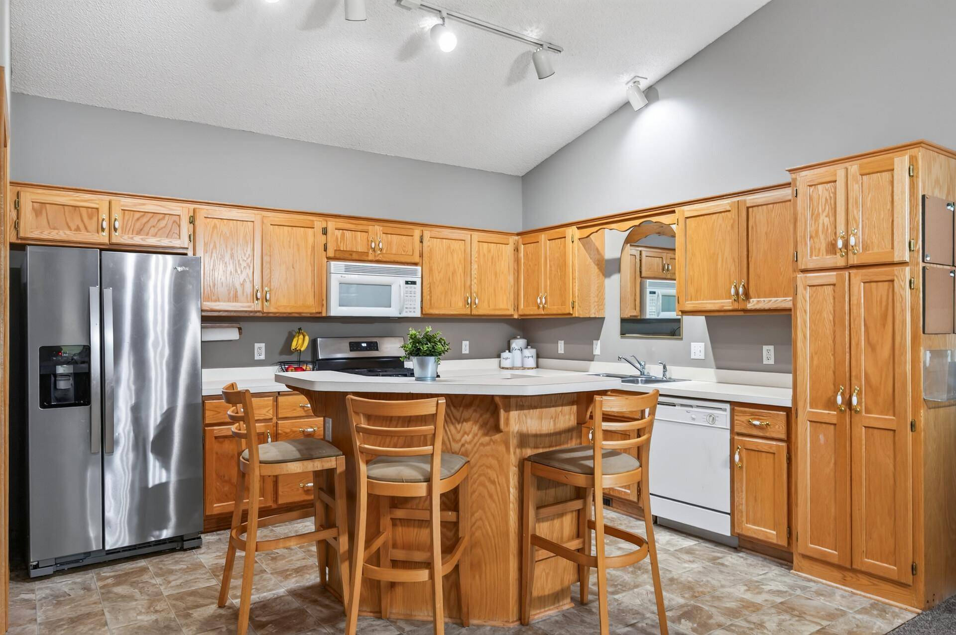 12774 Ulysses CIR NE, Blaine, MN 55434