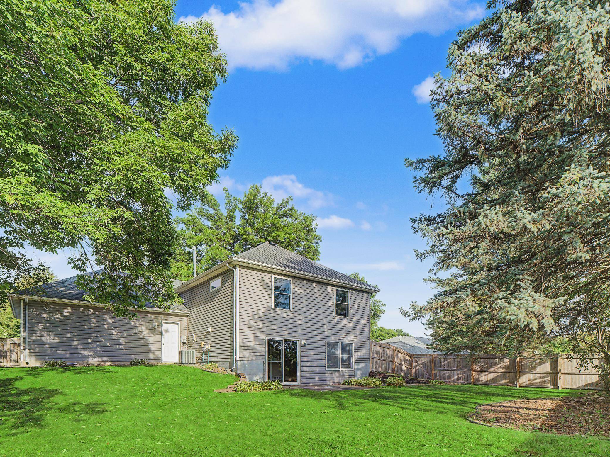 2638 Westview LN NW, Rochester, MN 55901